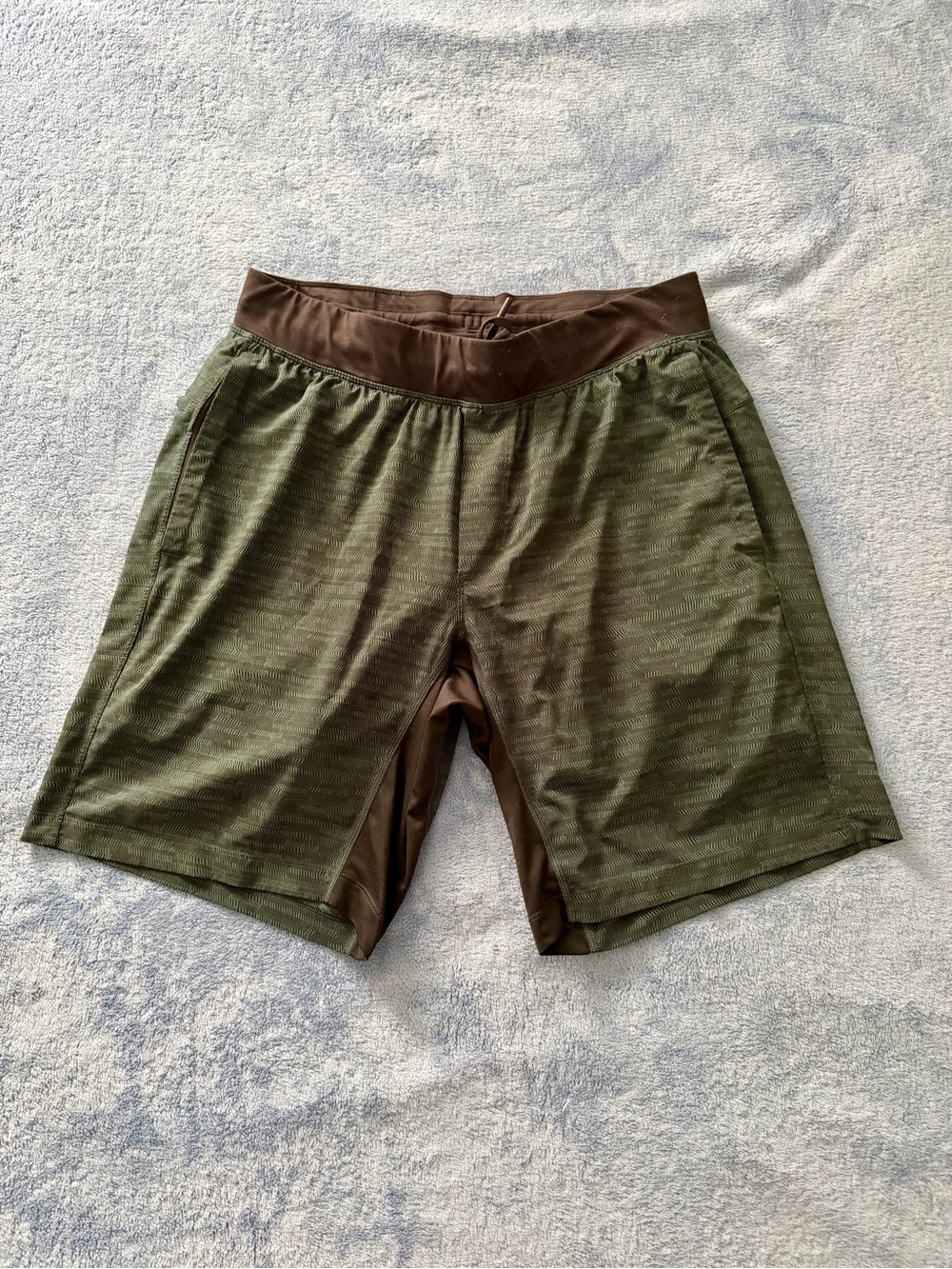 Lululemon Men's T.H.E. Lined Olive Green/Black Print Performance Shorts XL